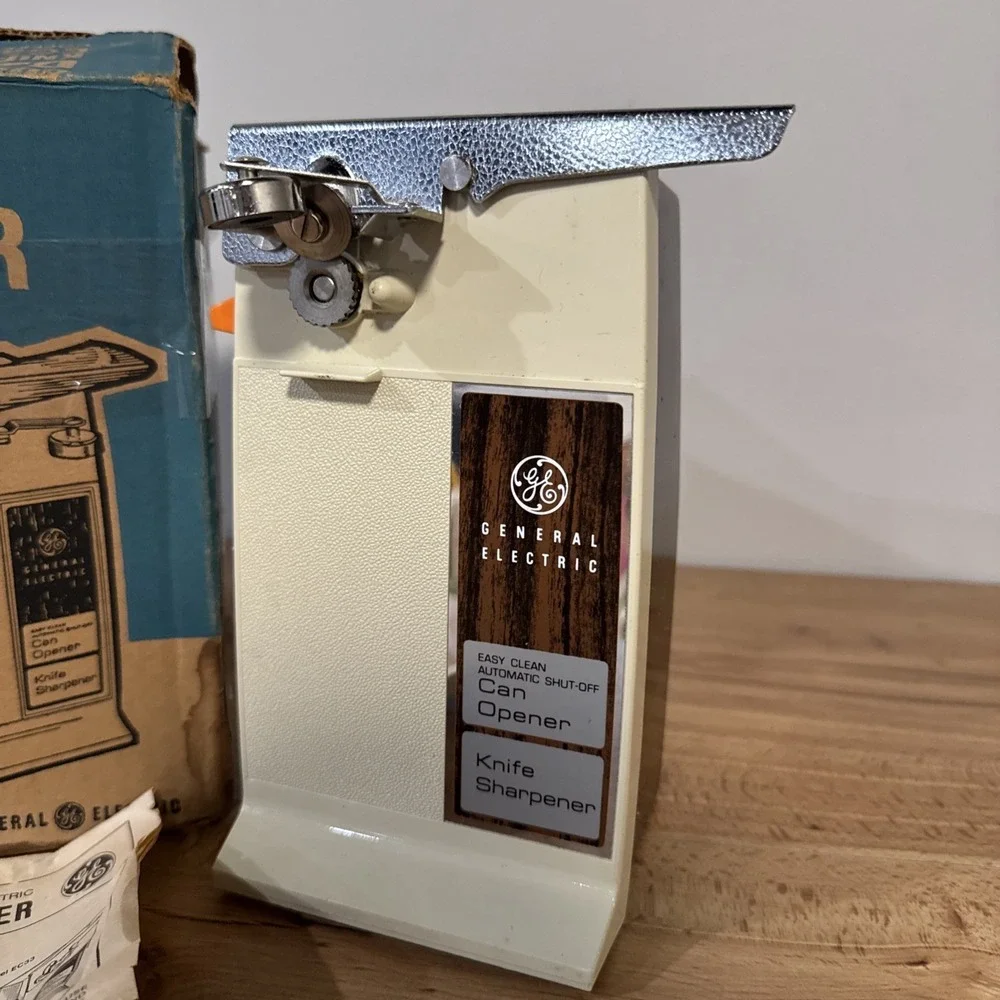 VTG Original Box General Electric GE Electric Can Opener EC33CA Coffee Almond